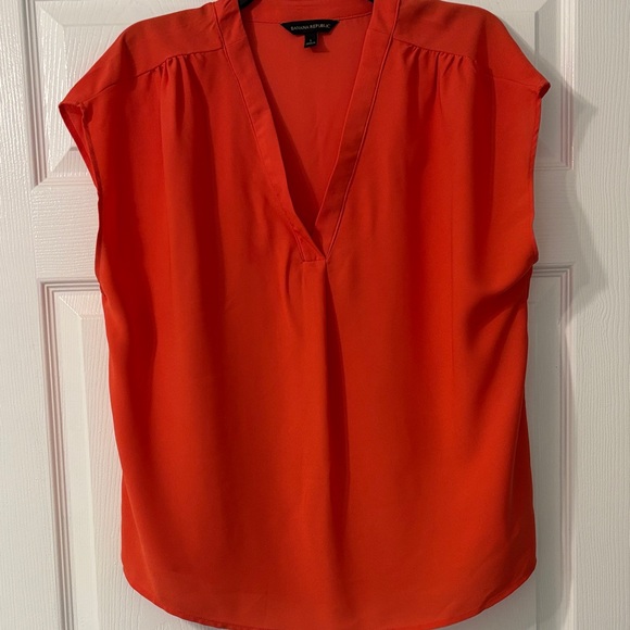 Banana Republic Tops - Banana Republic Women's Bold Orange Coral colored Blouse